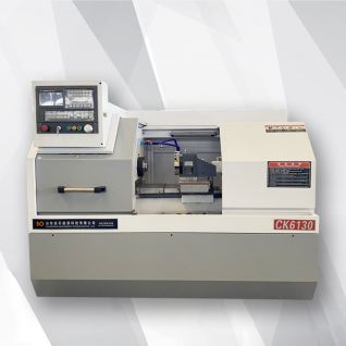 Máquina de torno CNC ALCK6130